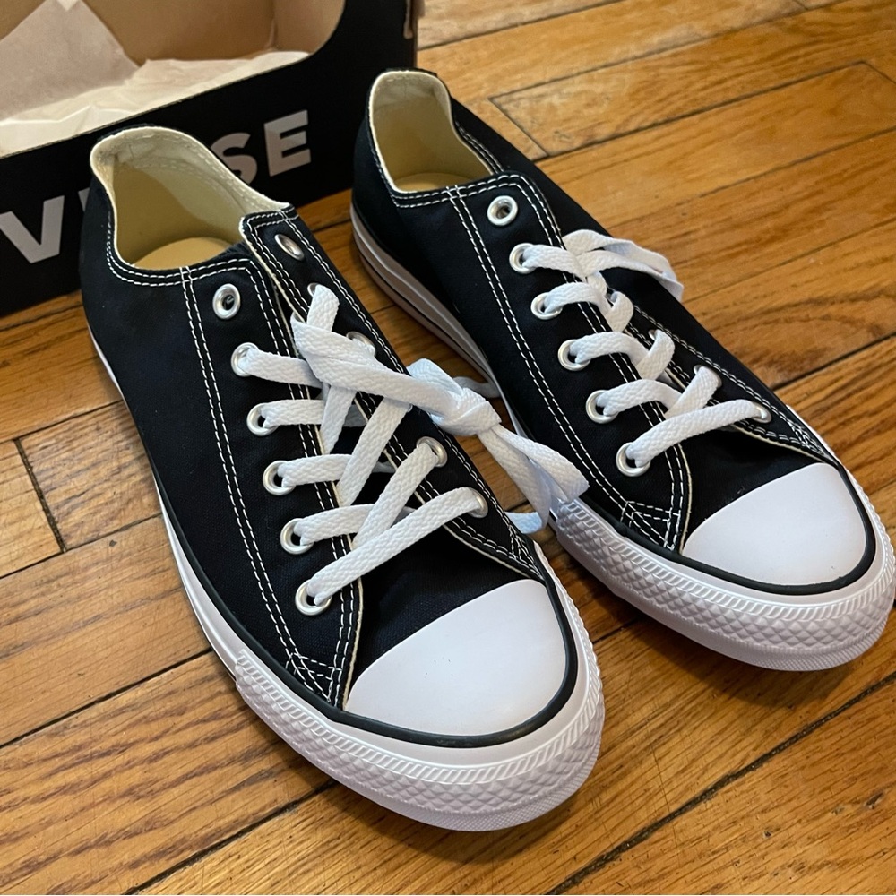 NIB Converse Black and White Low Top Sneakers